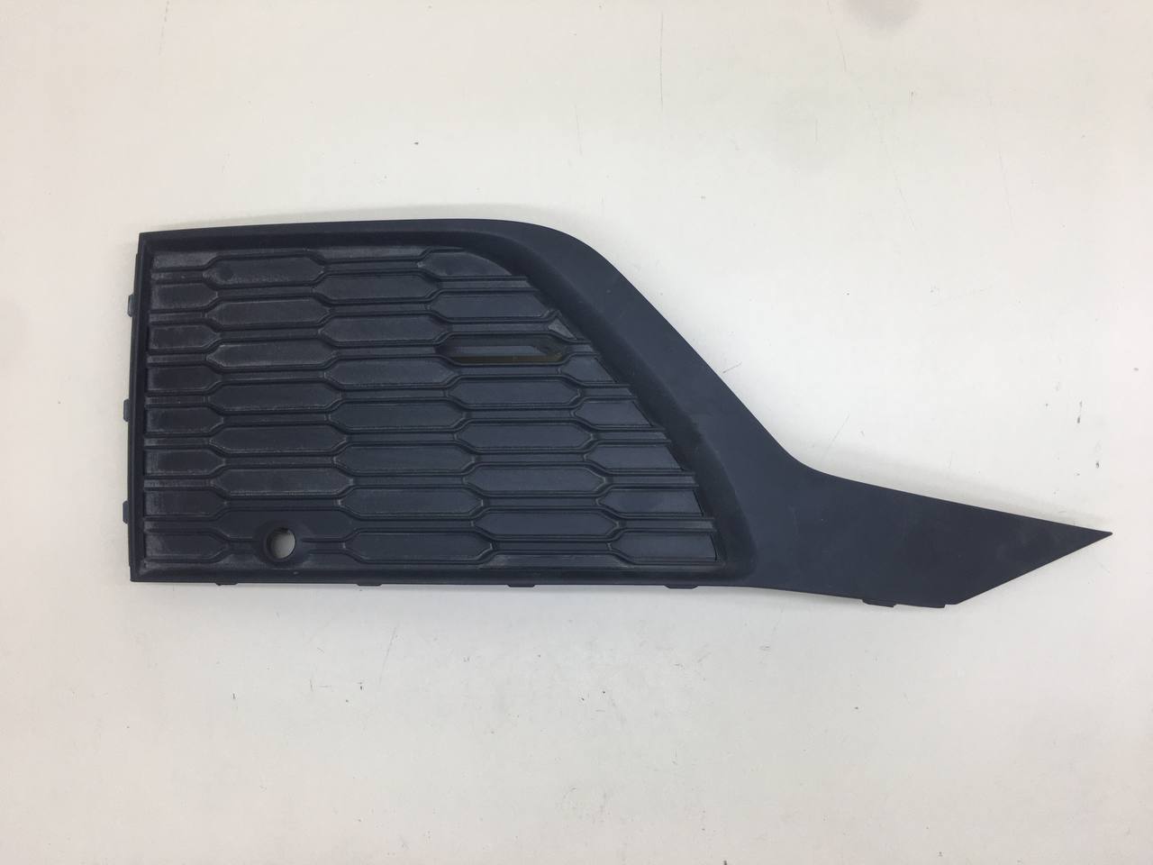 Накладка переднего бампера правая Audi Q7 (4M) 2015>