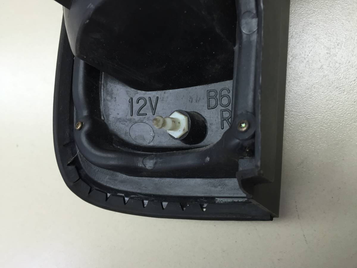 Фонарь задний правый Nissan Cube (Z10) 1998-2002