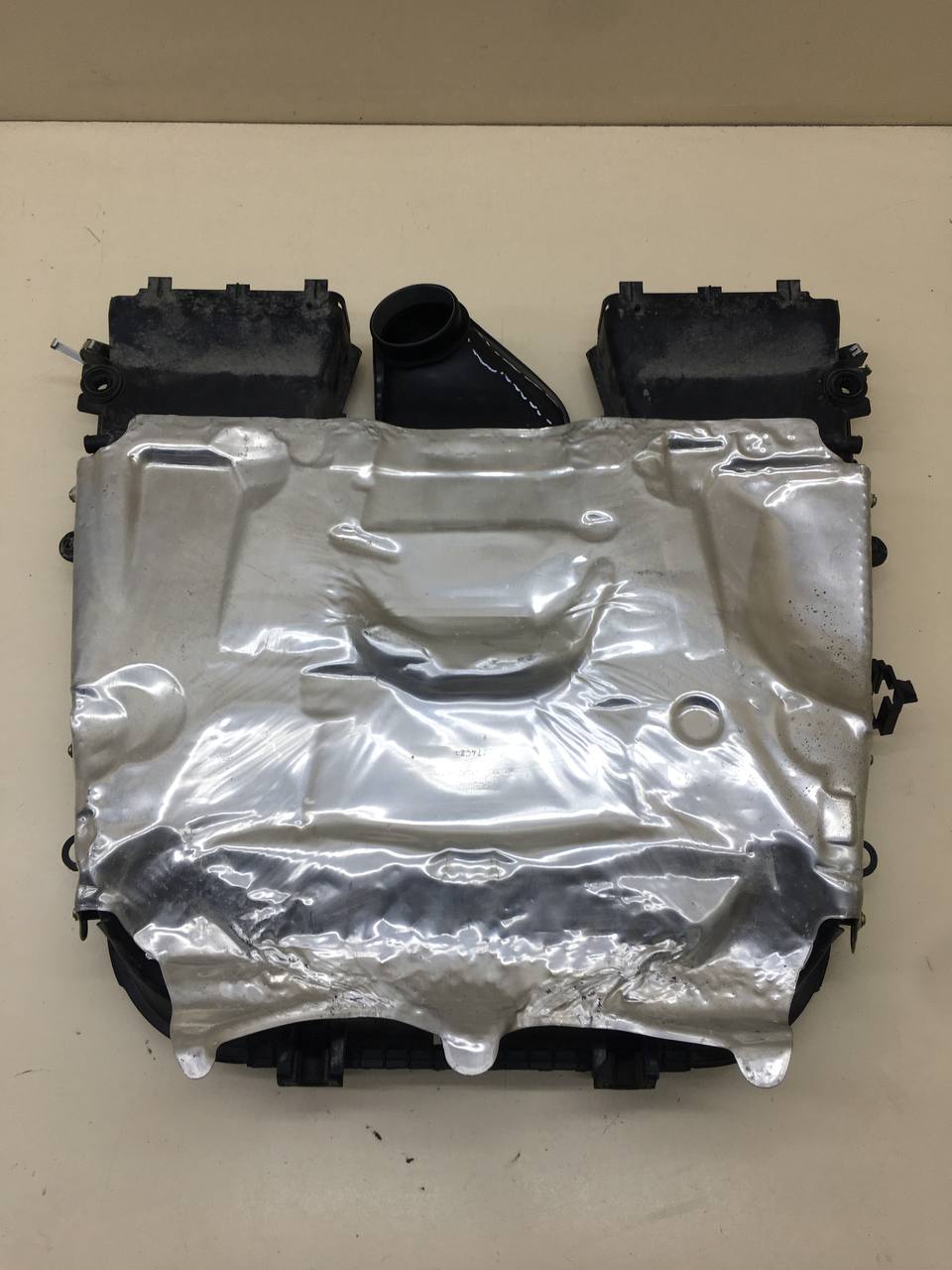 Корпус воздушного фильтра Porsche Cayenne 2017>