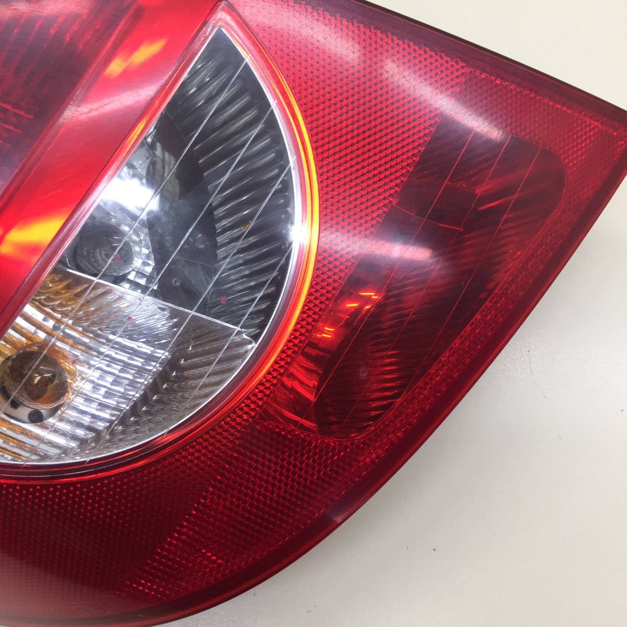 Фонарь задний левый Renault Clio (3) 2005-2012