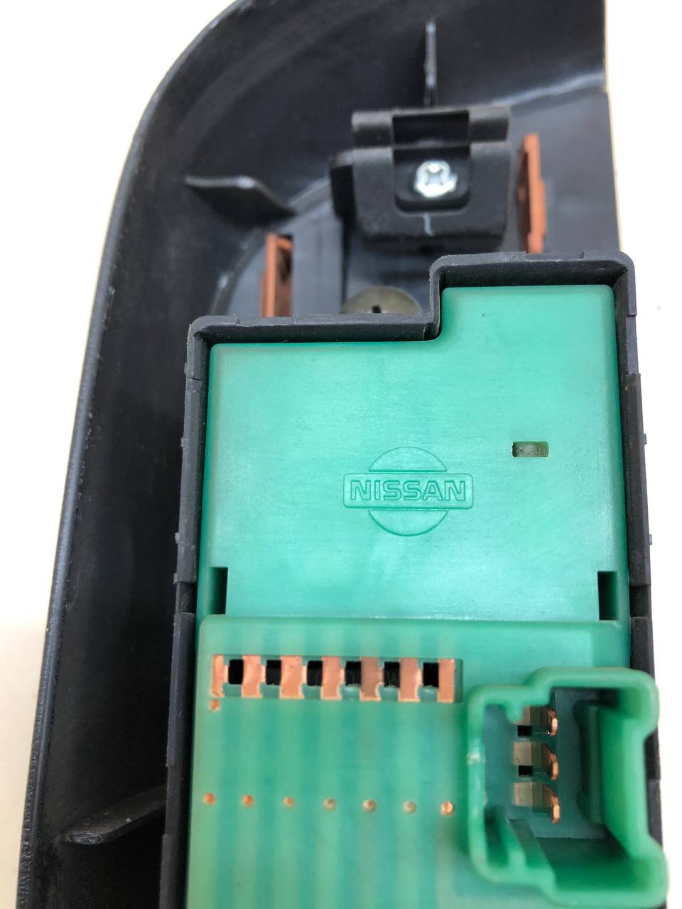 Блок управления стеклоподъемниками Infiniti QX4 (JR50) 1996-2003г