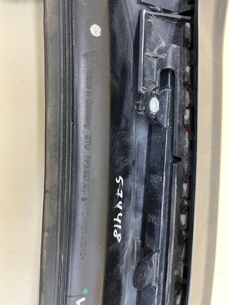 Спойлер (дефлектор) крышки багажника Porsche Cayenne 2010-2017