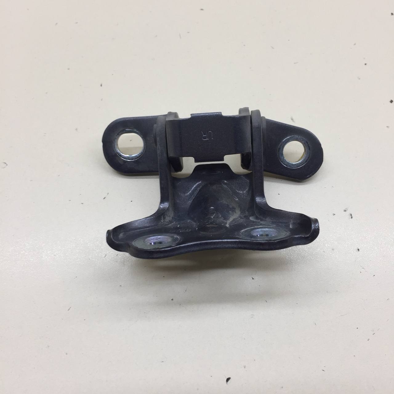 Петля двери задней правой верхняя Hyundai Solaris (RB) 2010-2017