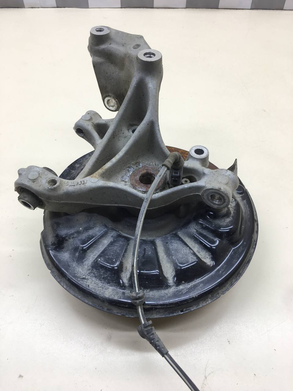 Кулак поворотный задний правый Skoda Octavia (A7) 2013>