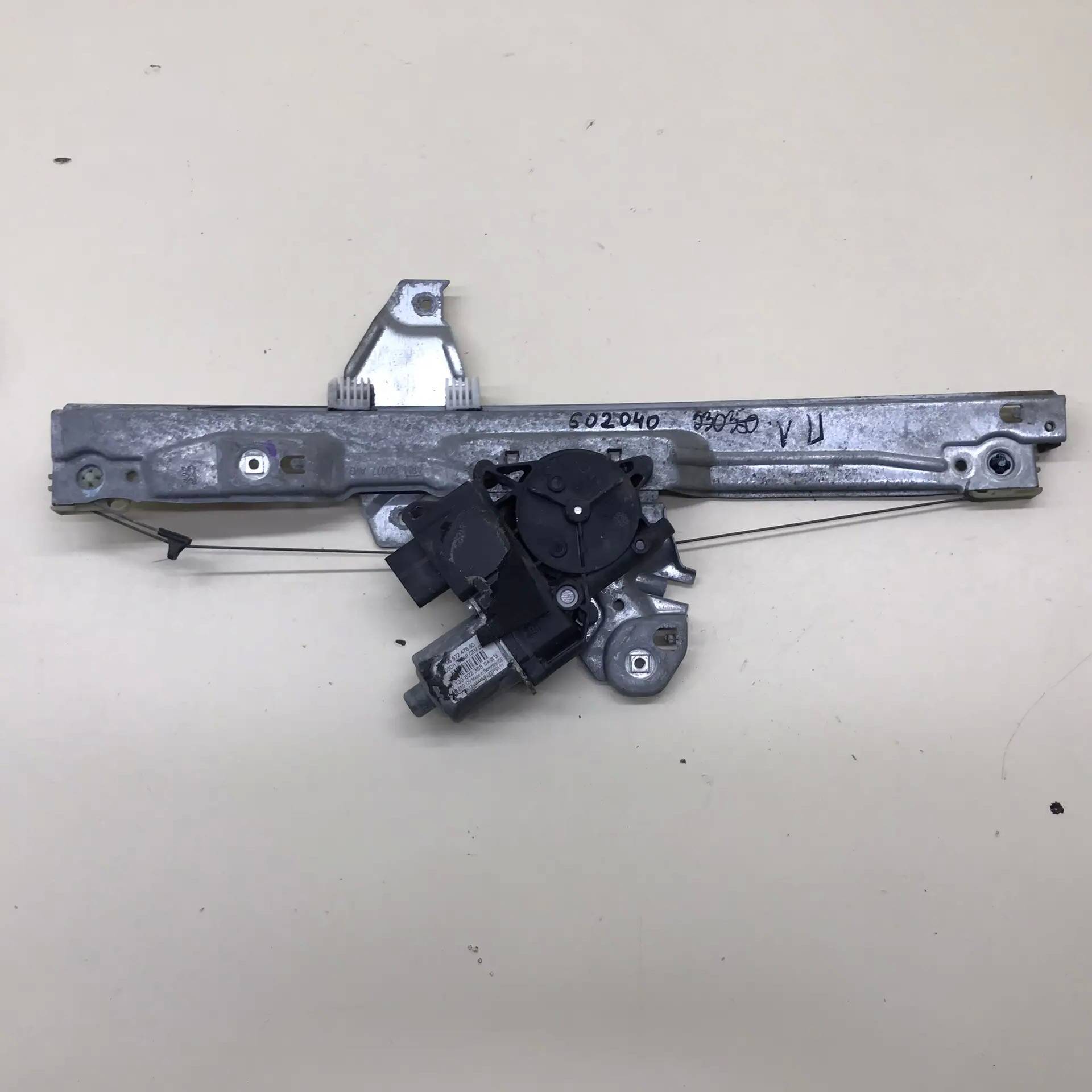 Стеклоподъемник электр. передний левый Peugeot 308 2007>