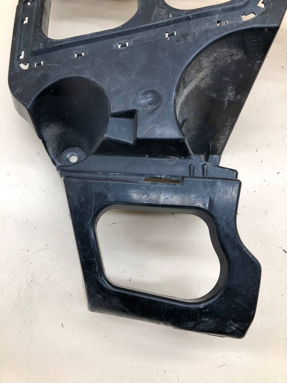 Направляющая заднего бампера правая BMW X5 E70 2007-2013