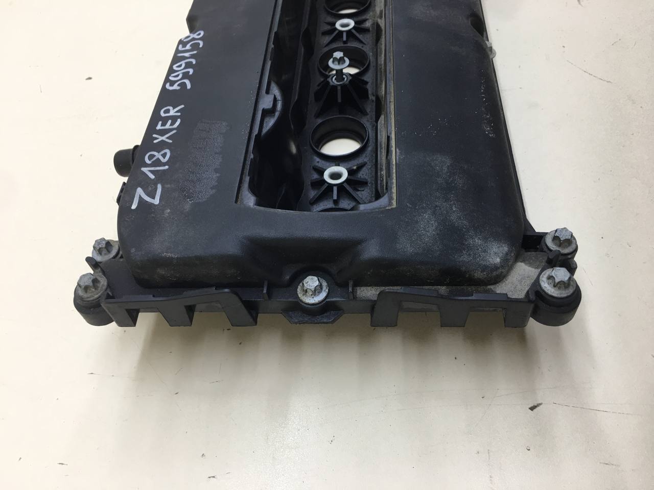 Крышка головки блока (клапанная) Chevrolet Cruze (J300) 2009-2016