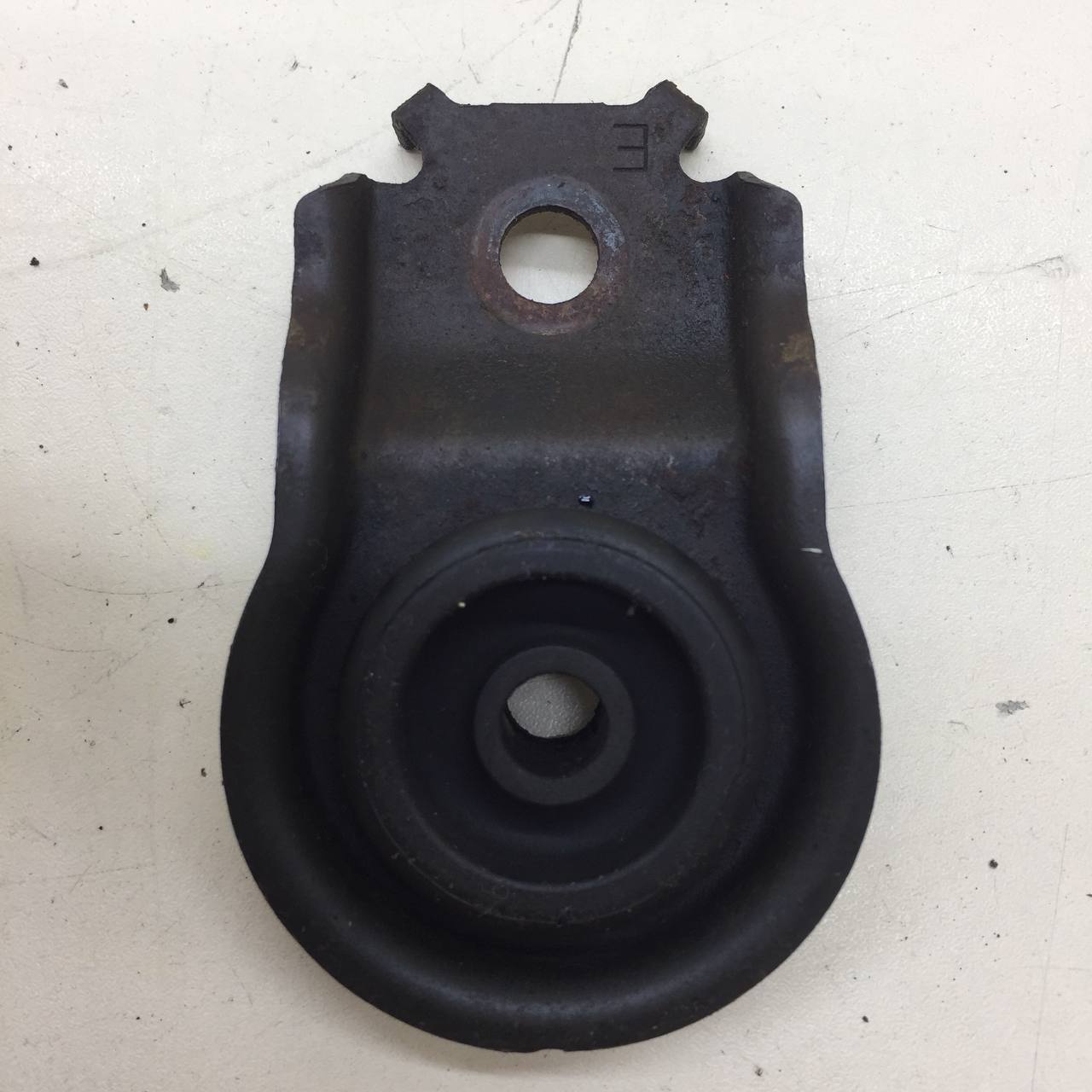 Кронштейн радиатора Mitsubishi Lancer 9  (CS/Classic) 2000-2011