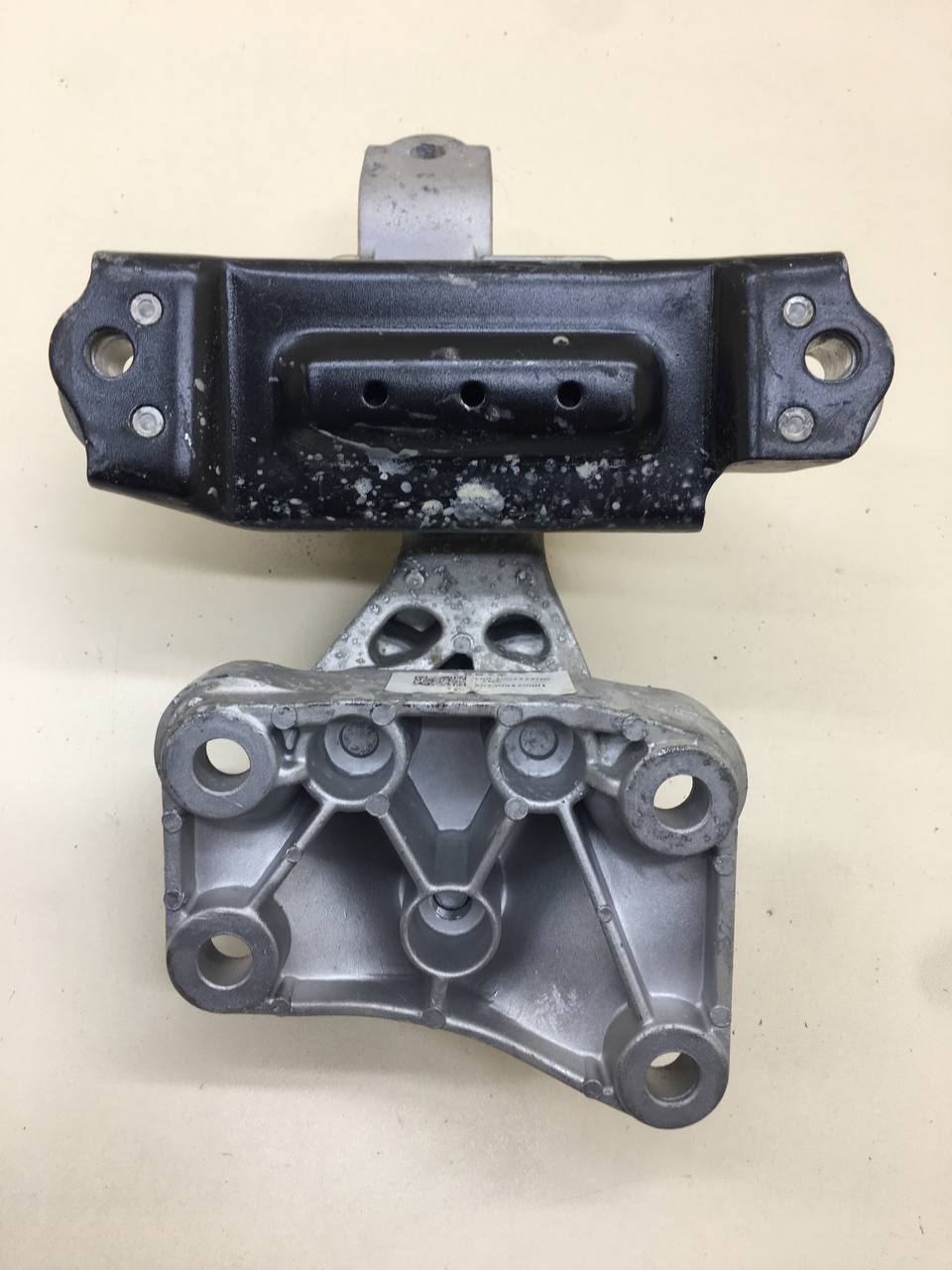 Опора двигателя левая Jetour Dashing 2022>