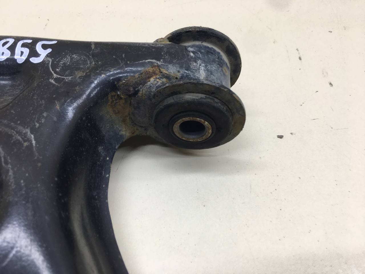 Рычаг передний левый Volkswagen Polo (HB) 2009>