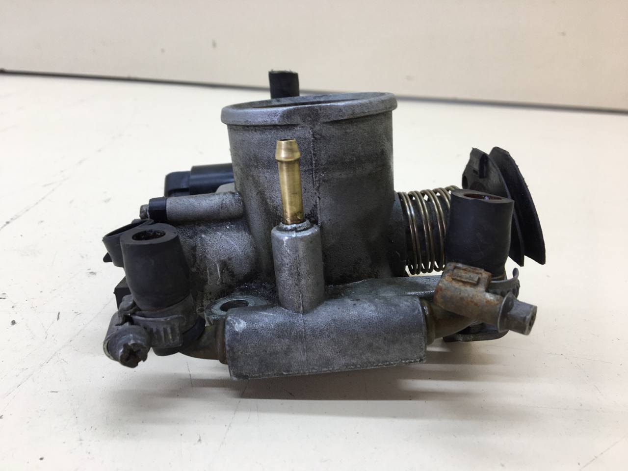 Заслонка дроссельная механическая Lada Priora 2007-2018