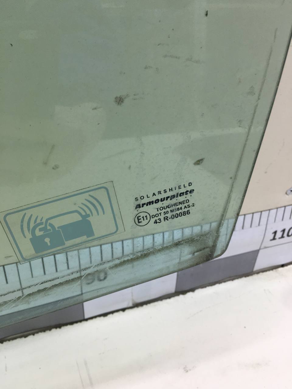 Стекло двери передней левой Honda Civic 5D 2006-2012