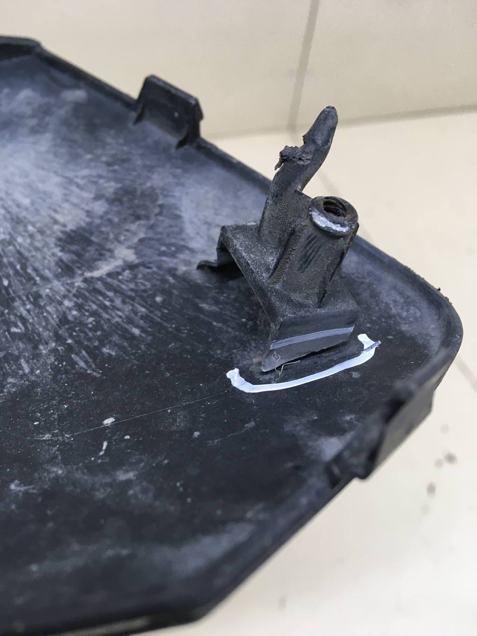 Накладка переднего бампера центральная Hyundai Genesis (BH) 2008-2014