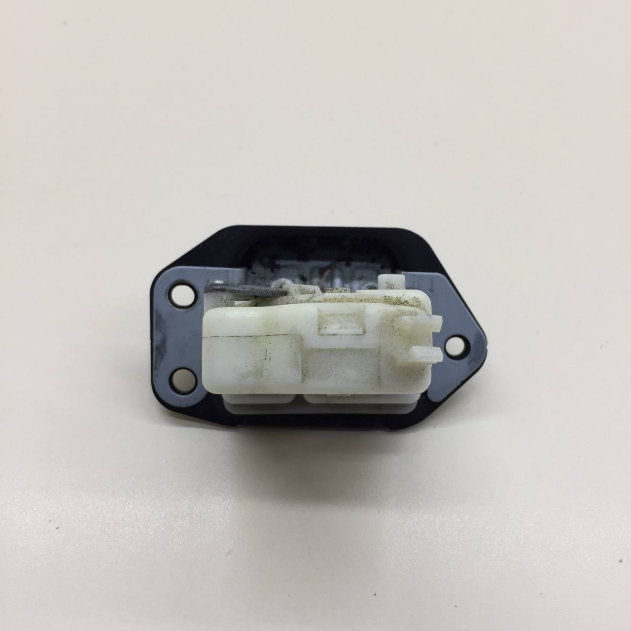 Замок багажника Nissan X-Trail (T31) 2007-2014