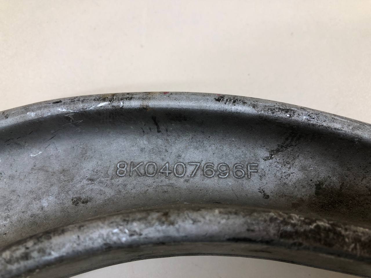 Рычаг передний нижний правый Audi A4 (B8) 2007-2011