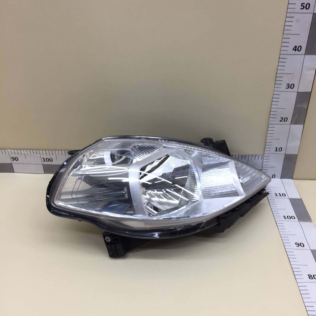 Фара правая Nissan Tiida (C11) 2007-2014