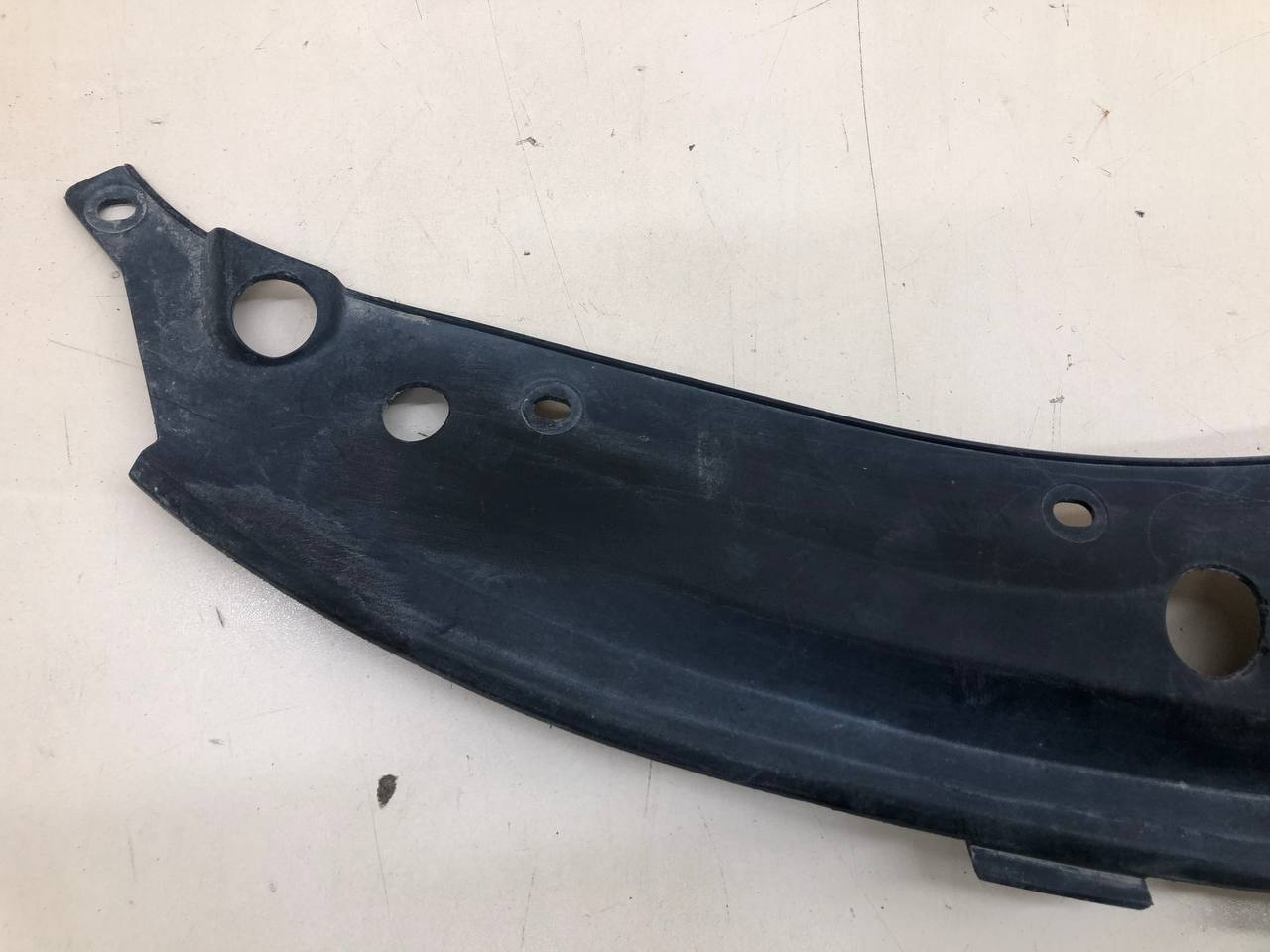 Кожух замка капота Hyundai Starex H1/Grand Starex 2007>