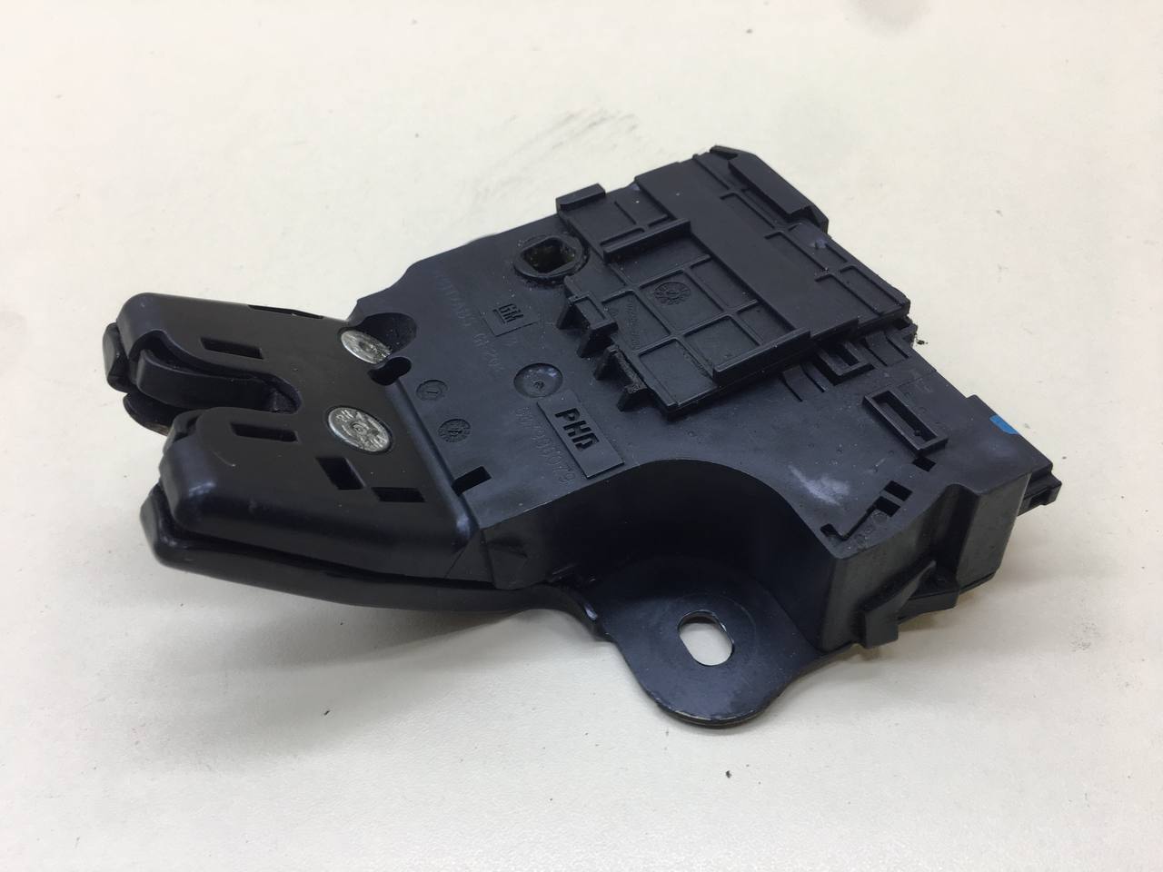 Замок багажника Chevrolet Cobalt (T250) 2011-2015