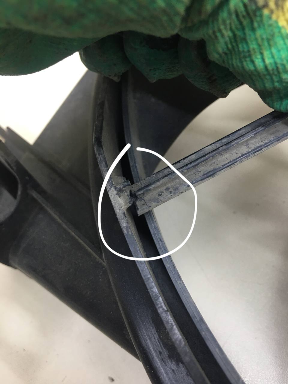 Диффузор вентилятора Opel Astra H / Family 2004-2015