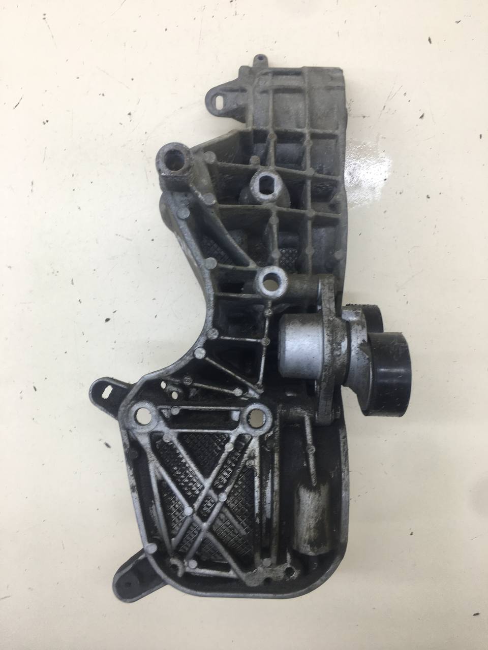 Кронштейн генератора Nissan Almera 3 (G11, G15) 2012>