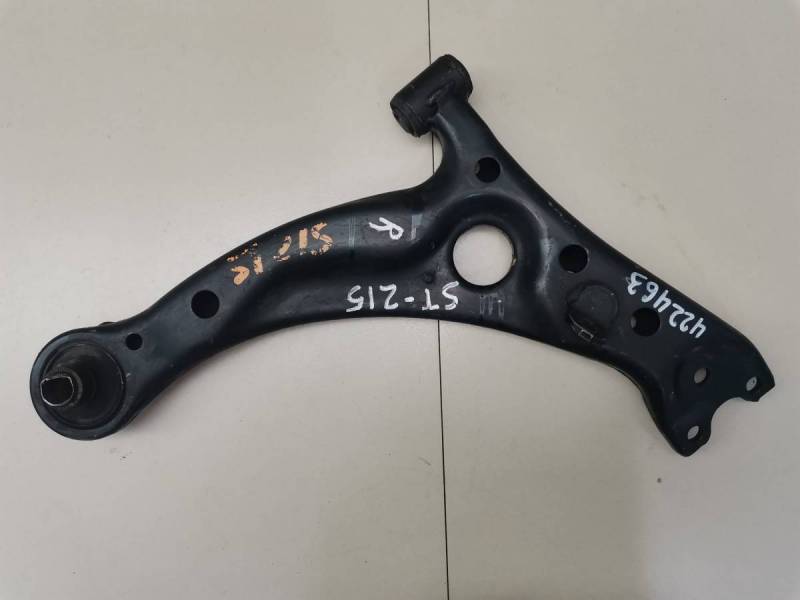 Рычаг передний правый Toyota Caldina (T190) 1992-1995