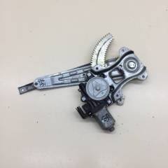 Стеклоподъемник электр. задний правый Nissan Tiida (C11) 2007-2014