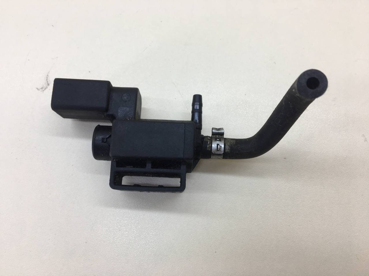 Клапан электромагнитный Volkswagen Passat B7 2011-2015