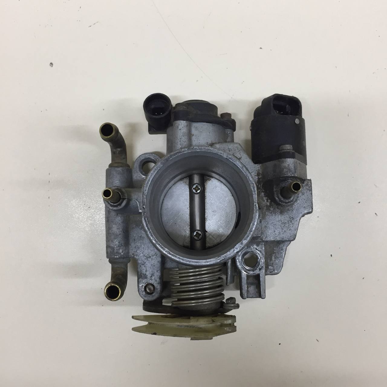 Заслонка дроссельная механическая Lada Priora 2007-2018