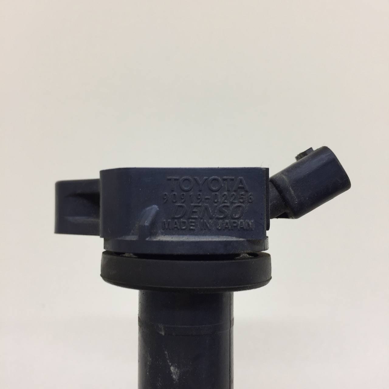 Катушка зажигания Toyota Rav 4 (XA40) 2013-2019