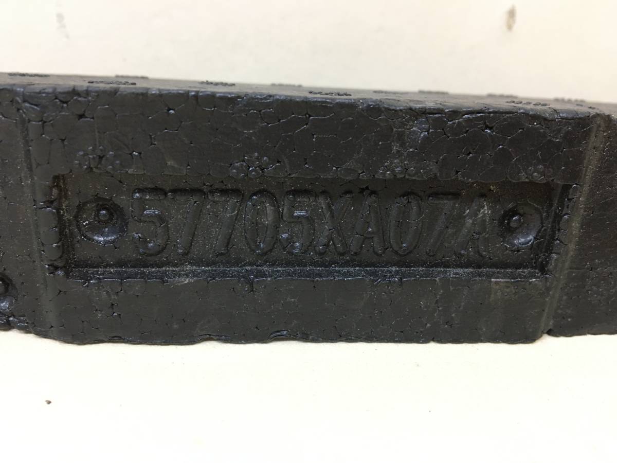 Наполнитель переднего бампера Subaru B9 Tribeca (WX/W10) 2004-2008