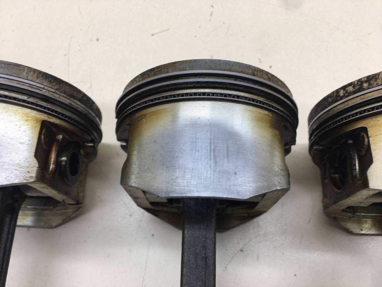 Поршень с шатуном Renault Logan (2) 2014>