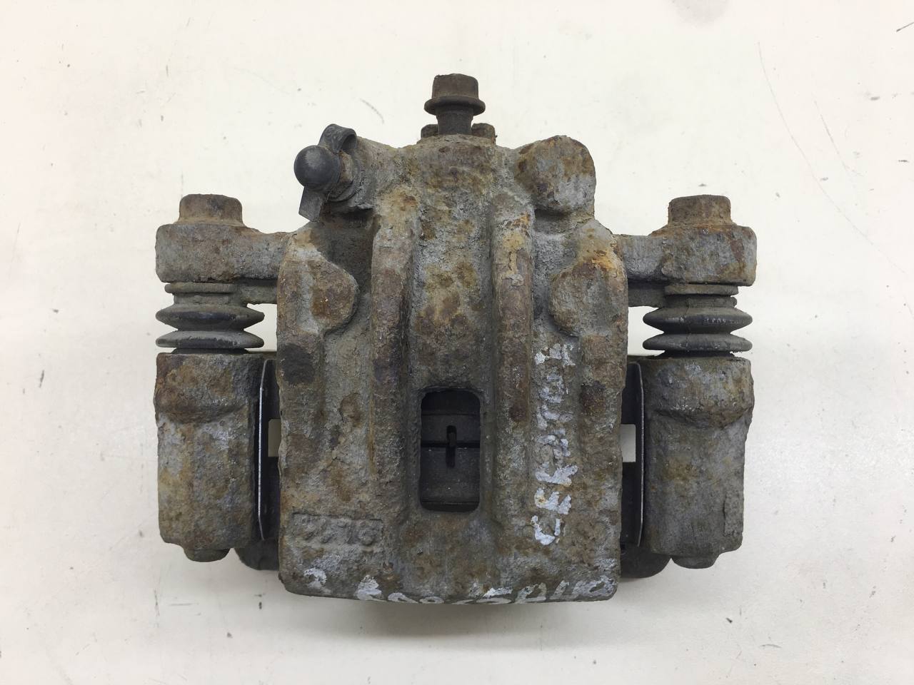 Суппорт задний левый Kia Cerato (TD) 2009-2013