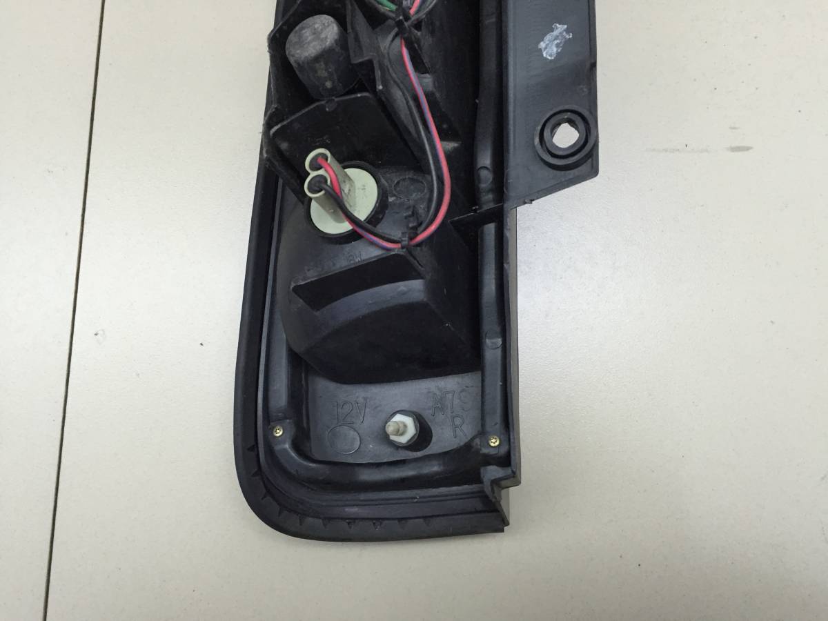 Фонарь задний правый Nissan Cube (Z10) 1998-2002