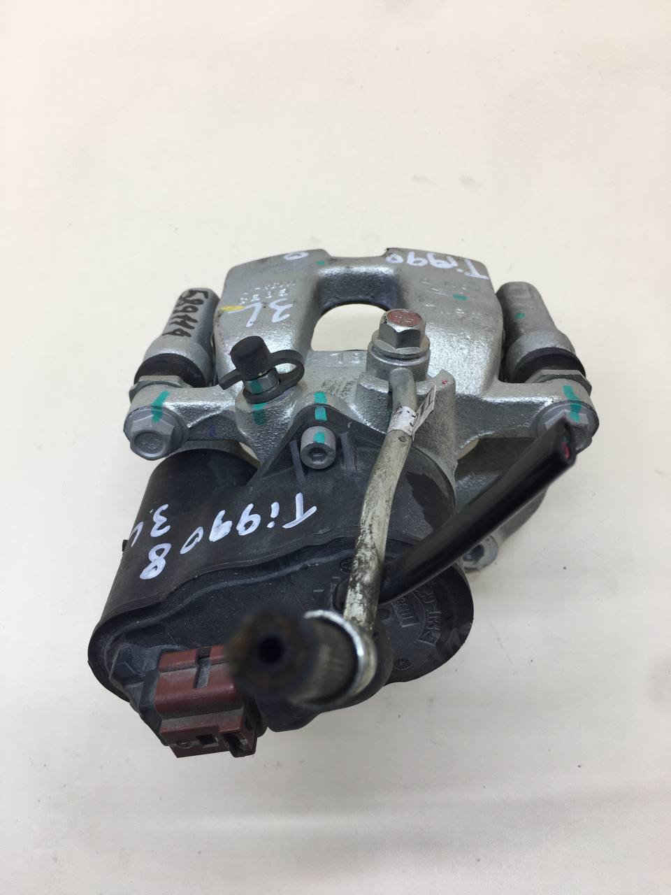 Суппорт задний левый Chery Tiggo 8 Pro 2021-2024