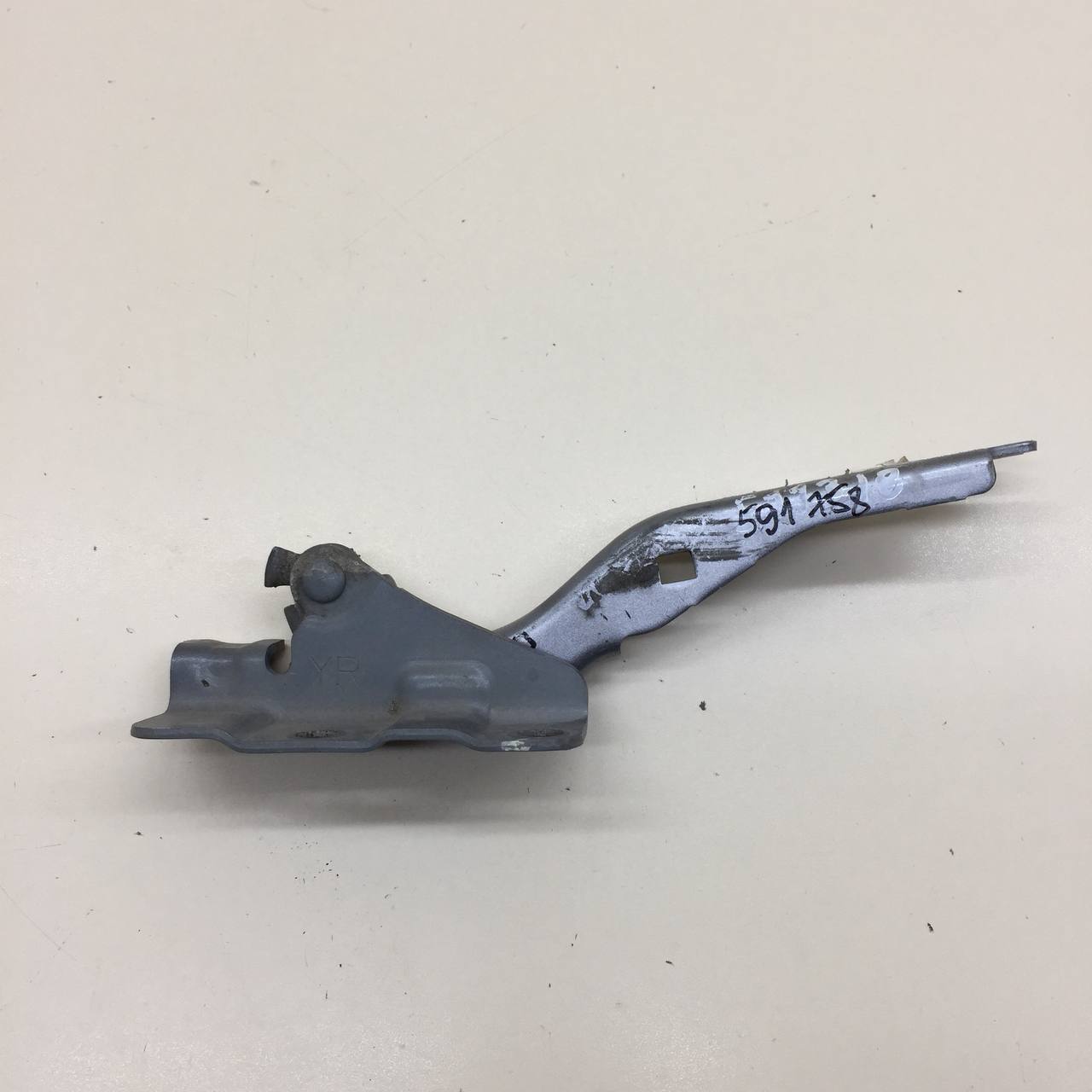 Петля капота правая Mazda CX-5 (KE) 2011-2017