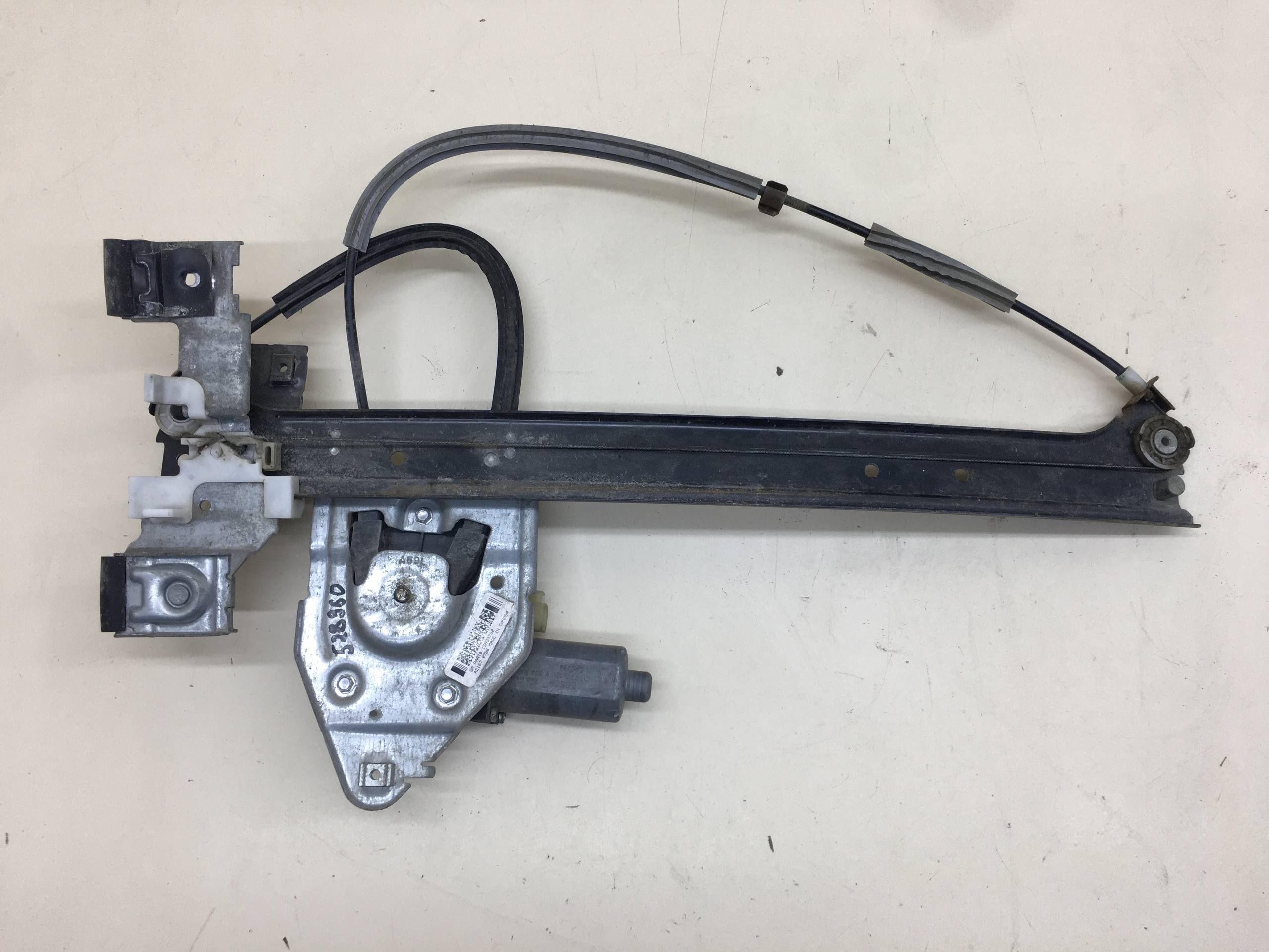 Стеклоподъемник электр. задний левый Chevrolet TrailBlazer (GMT360) 2001-2010