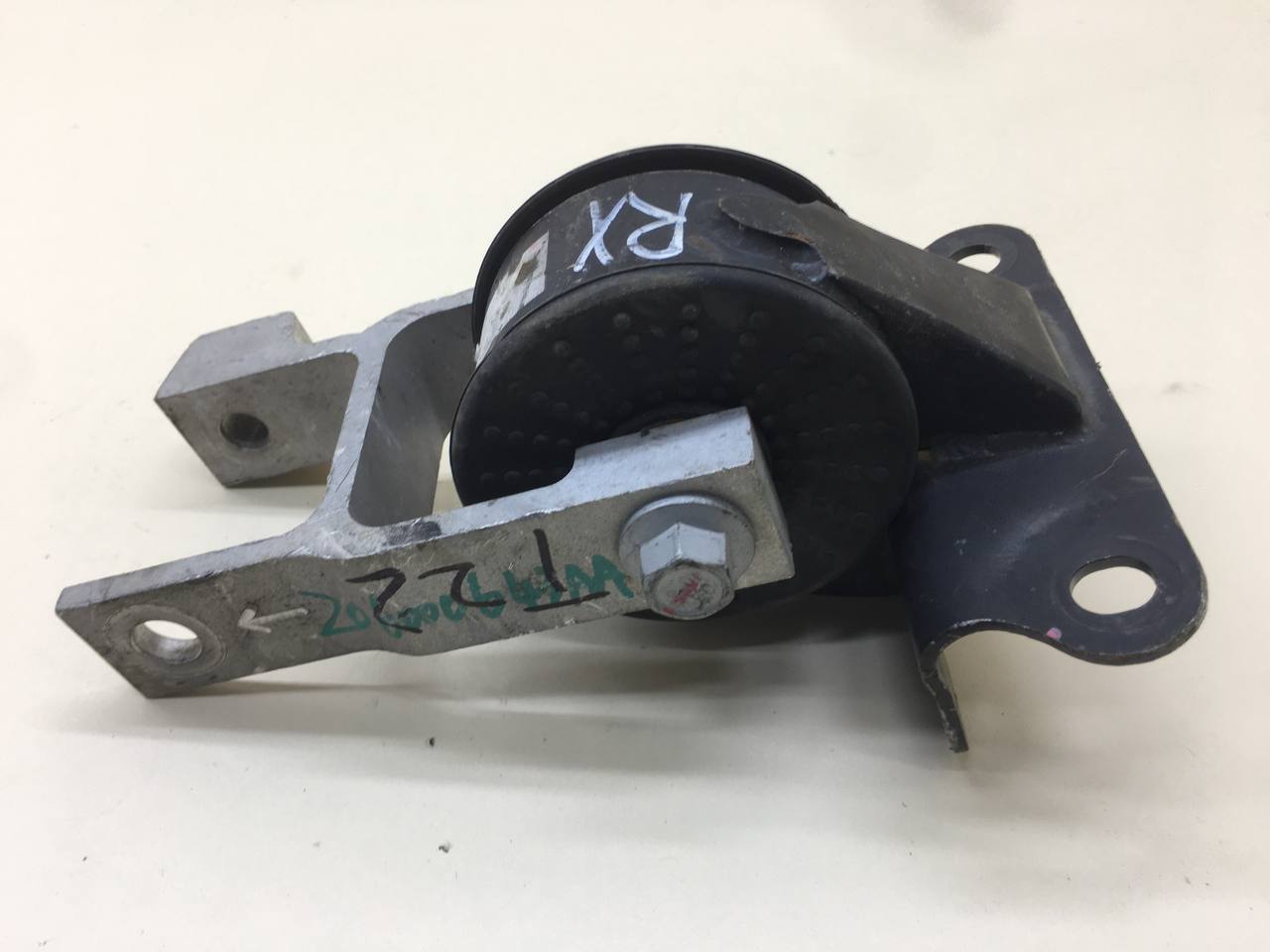 Опора двигателя правая EXEED RX 2022>