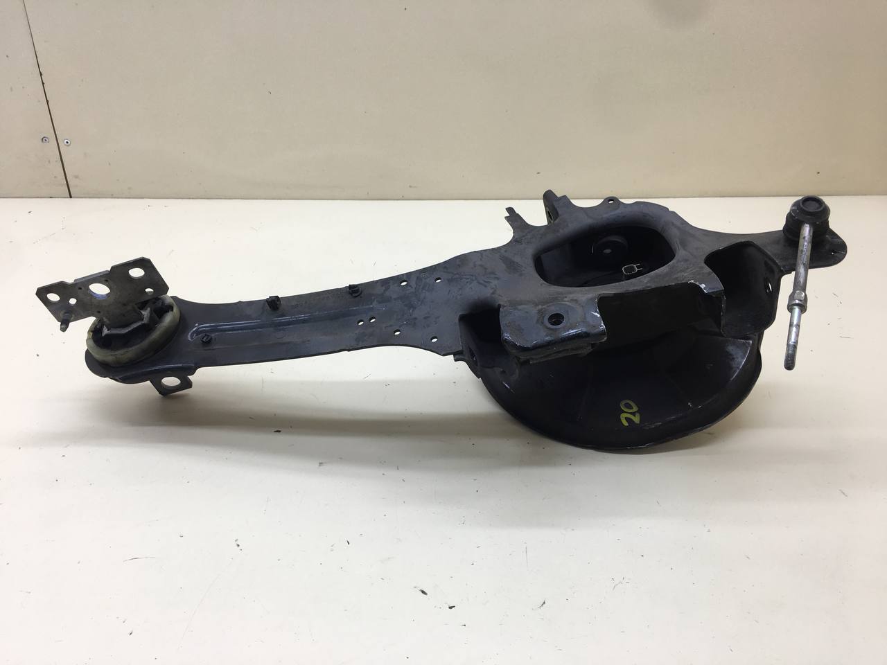 Рычаг задний продольный правый Volvo XC60 2008-2017