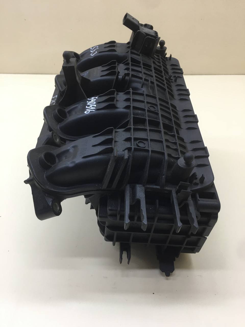 Коллектор впускной Skoda Octavia (A7) 2013>