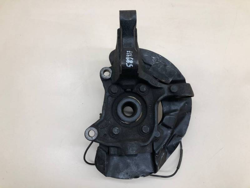 Кулак поворотный передний правый Volvo XC90 2002-2015