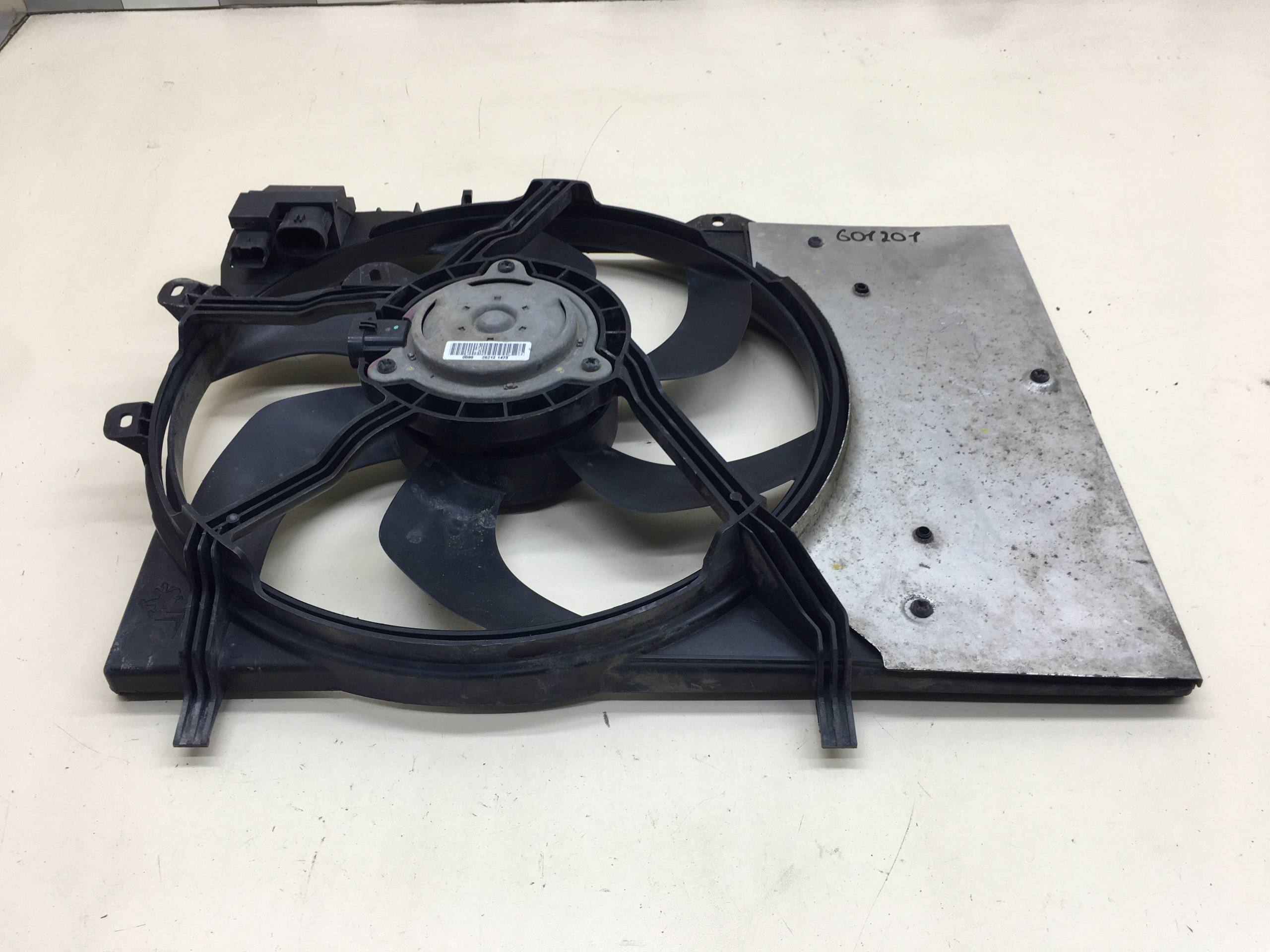 Диффузор вентилятора Peugeot 208 2012>