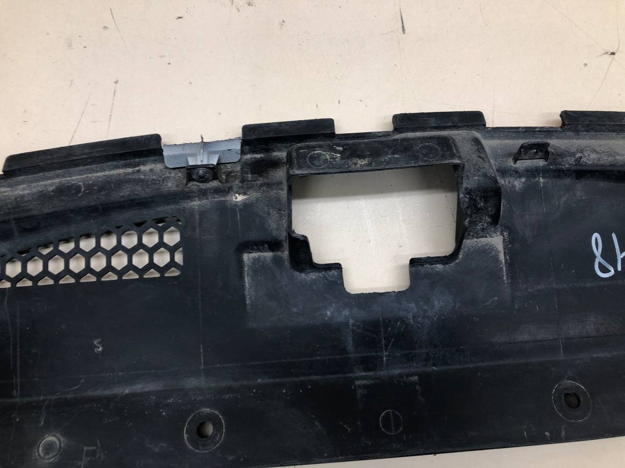 Кожух замка капота Hyundai Starex H1/Grand Starex 2007>