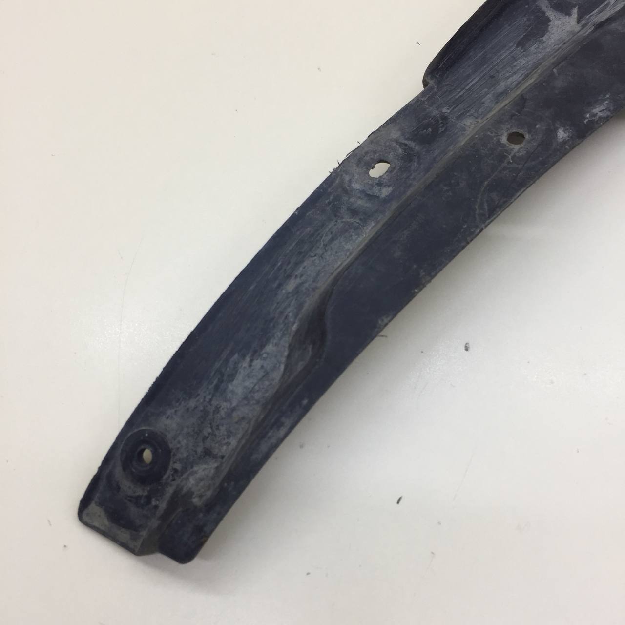 Брызговик задний правый Lexus LX570 (J200) 2007-2015