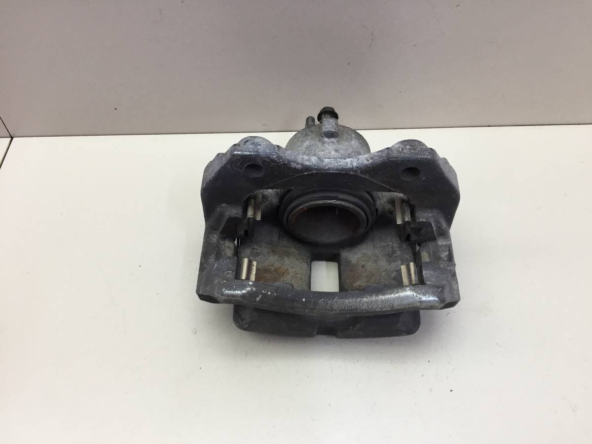 Суппорт передний правый Nissan Primera (P12) 2002-2007