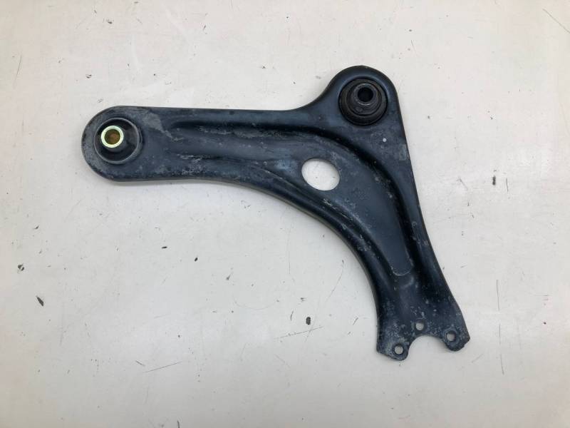 Рычаг передний правый Citroen C3 2009-2016