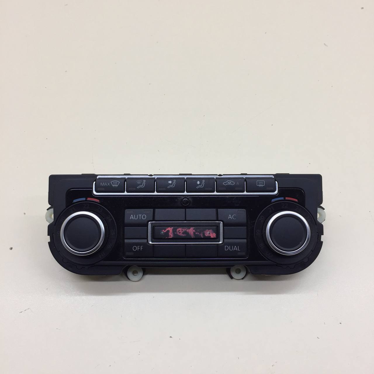 Блок управления климатической установкой Volkswagen Tiguan (5N1) 2007-2011