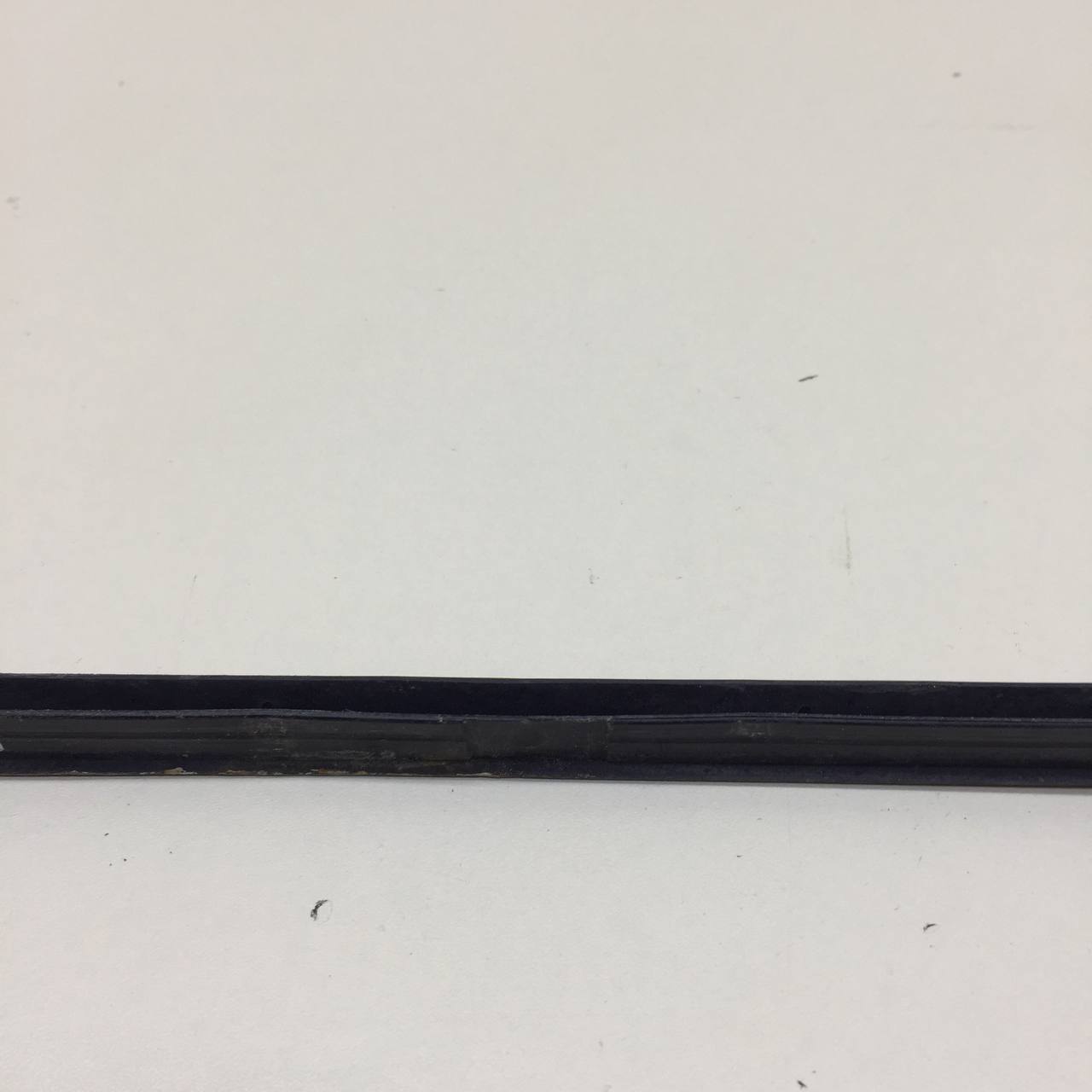 Молдинг лобового стекла Volkswagen Passat B7 2011-2015