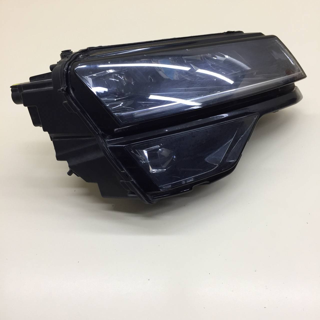 Фара правая Skoda Karoq 2017>