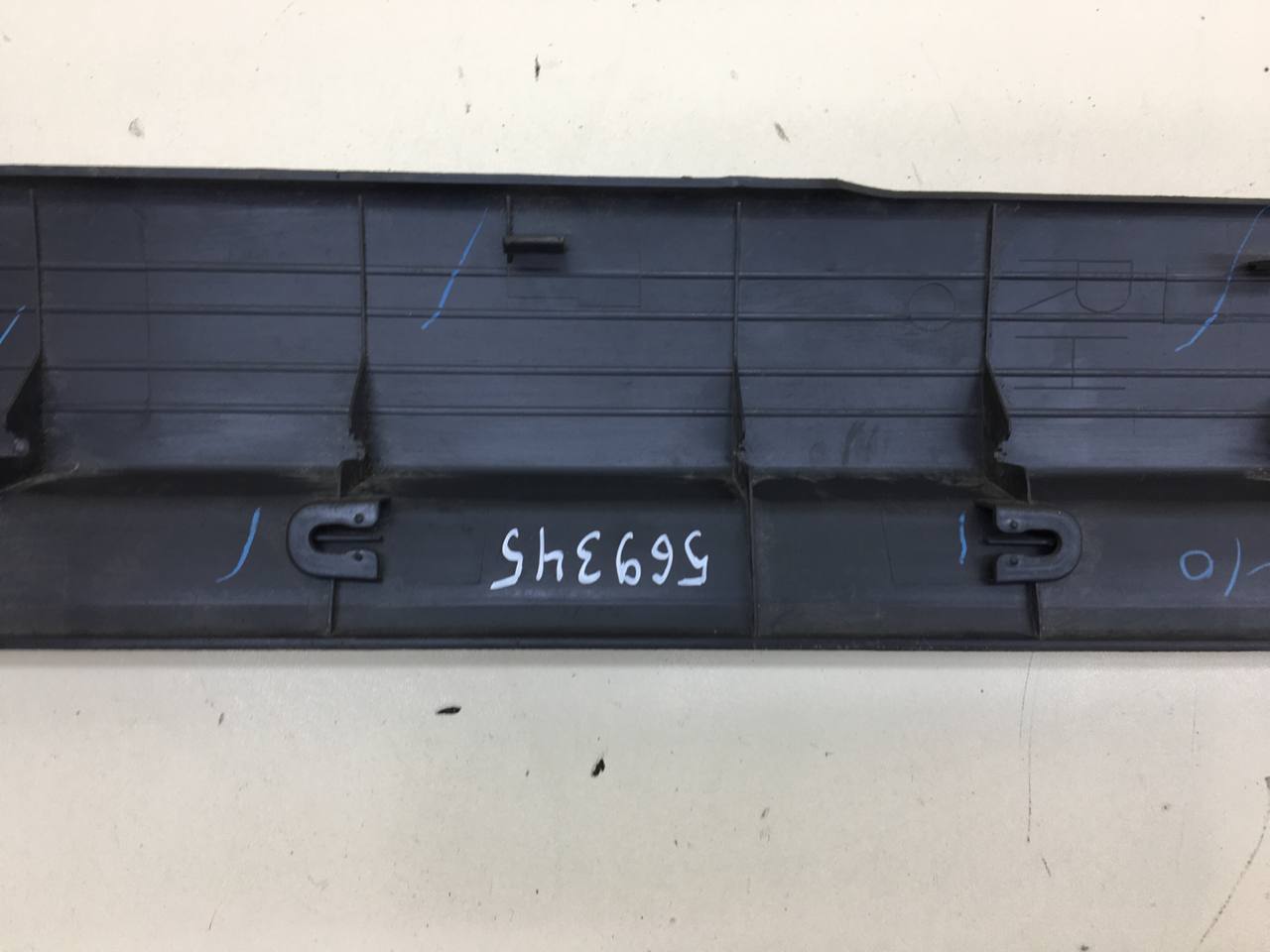 Накладка порога (внутренняя) Mitsubishi L200 5 (KK/KL) 2015>