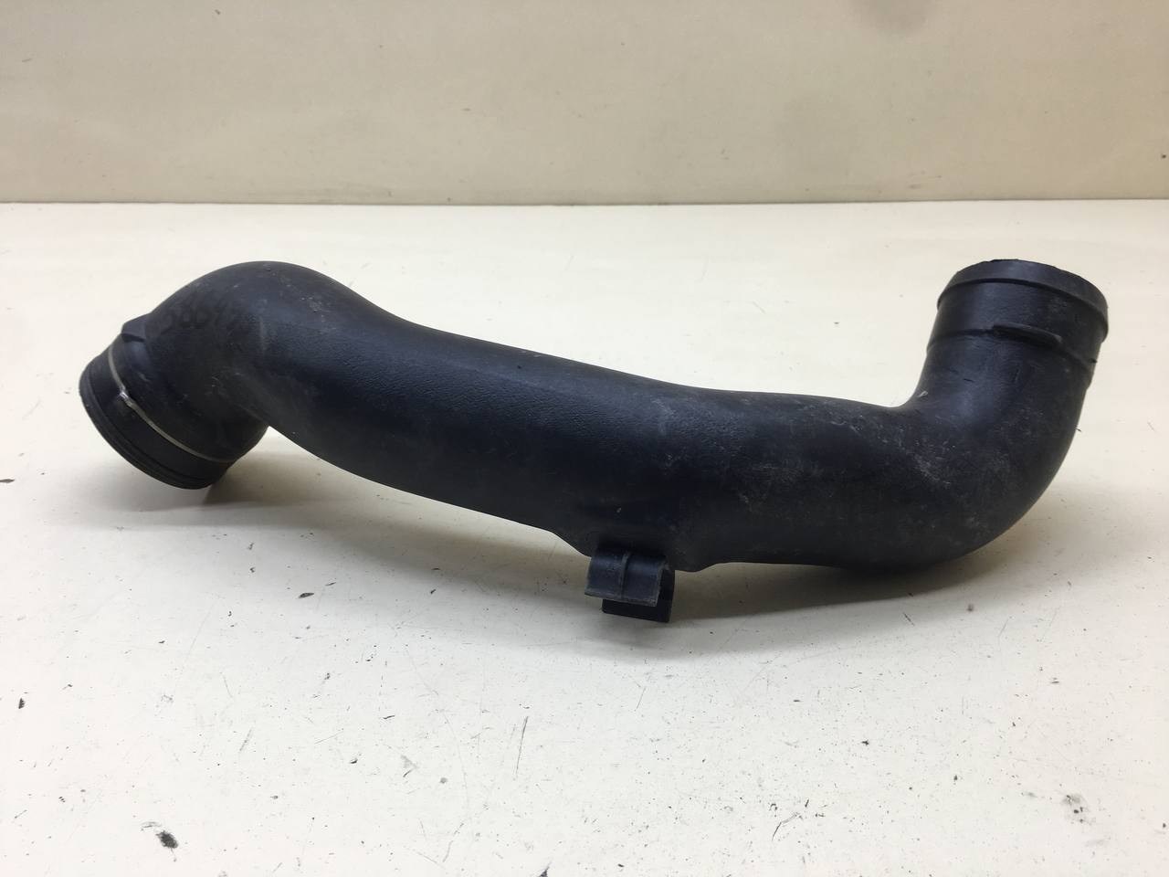 Патрубок интеркулера BMW X6 E71 2008-2014